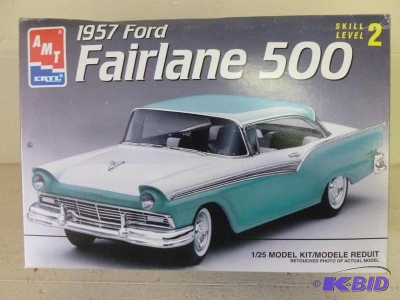 lot 122 image: AMT 1957 Ford Fairlane 500 125 sca...