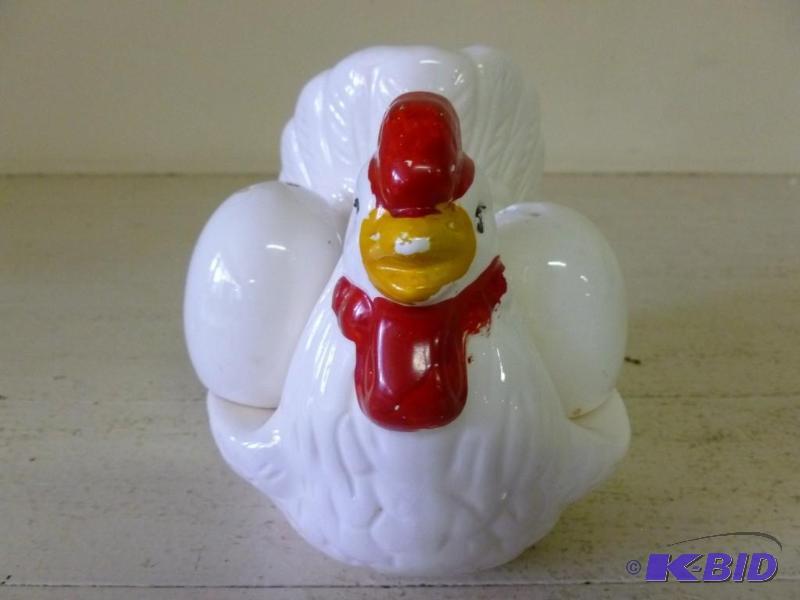 lot 144 image: Vintage porcelain chicken salt &...