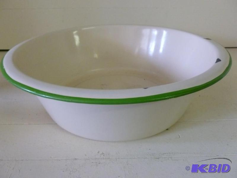 lot 165 image: Vintage green rimmed porcelain wash...