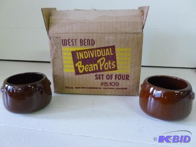 lot 172 image: Vintage West Bend set of four indiv...