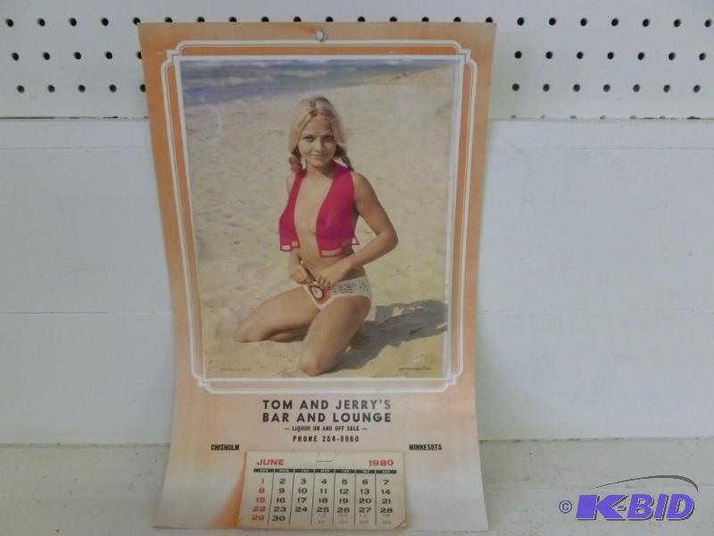 lot 189 image: Collectible Tom And Jerrys Bar And...