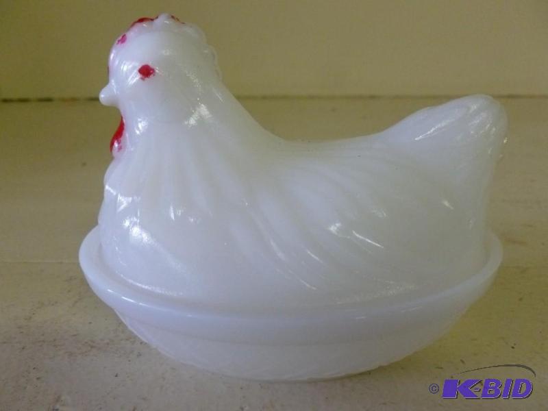 lot 203 image: Vintage milk glass hen on nest that...