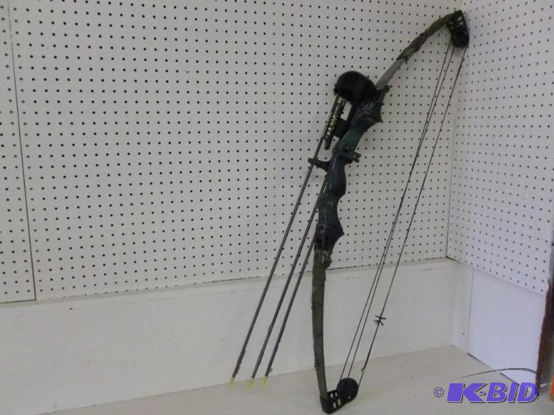 lot 215 image: Ben Pearson Pro Staff 1000 compound...
