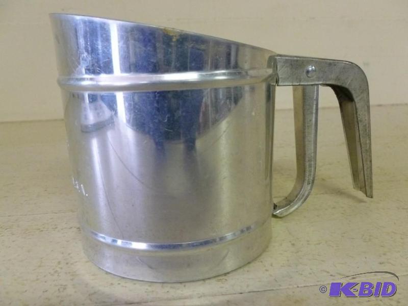 lot 40 image: Foley aluminum flour sifter, good c...
