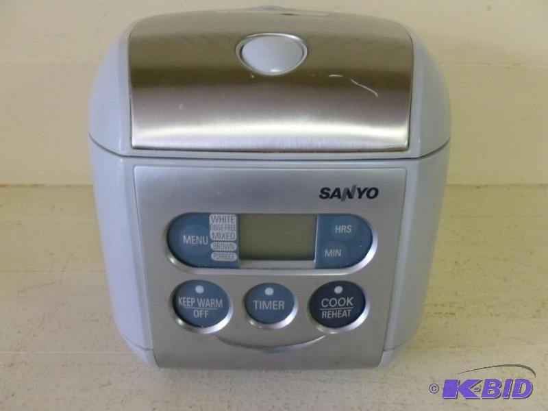 lot 54 image: Sanyo rice cooker, appears to be in...