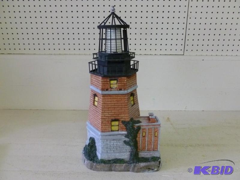 lot 59 image: Large heavy gage plastic outdoor li...