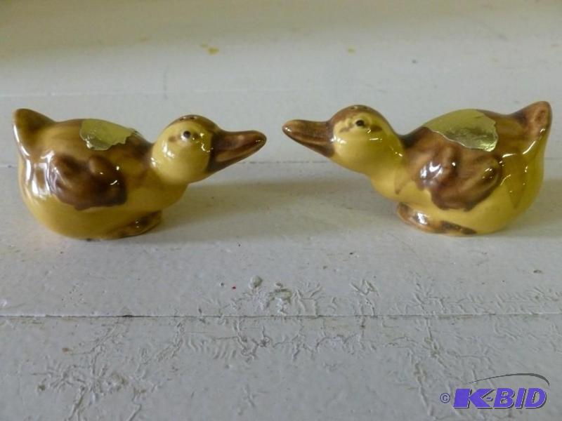 lot 73 image: Beautiful Rosemeade porcelain duck ...