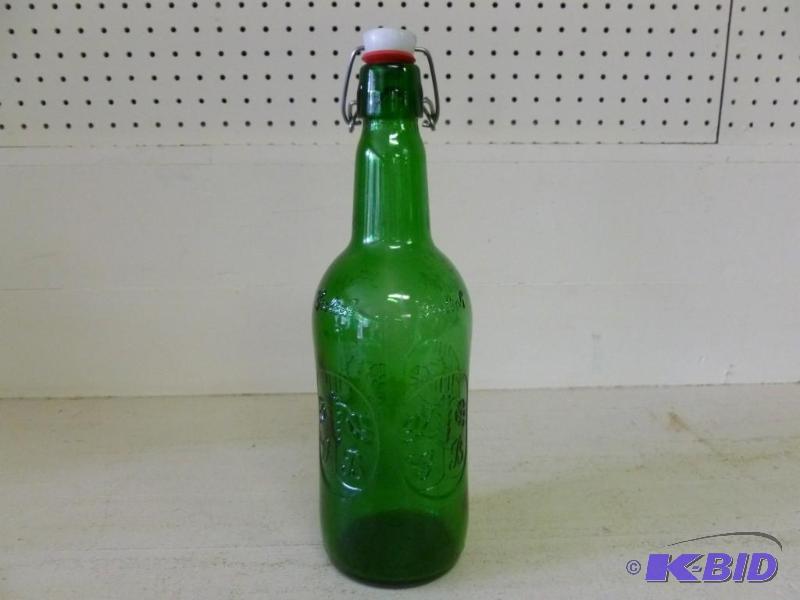 lot 84 image: Large Collectible Grolsch green emb...