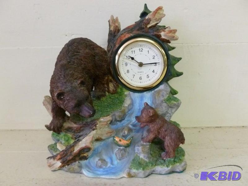 lot 91 image: Beautiful molded resin mantle clock...