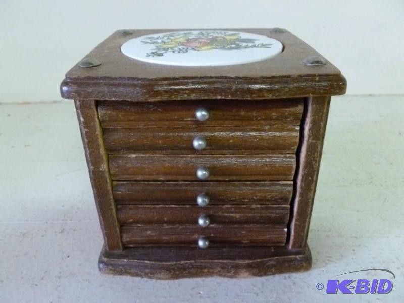 lot 98 image: Lot of six wooden bodied drink coas...