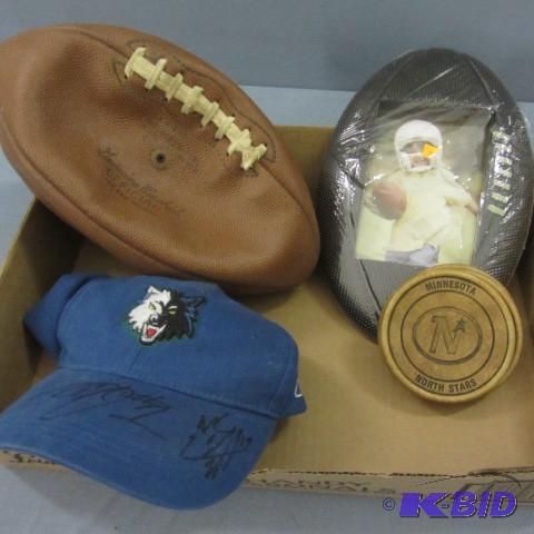 lot 122 image: MN Sports Teams Package