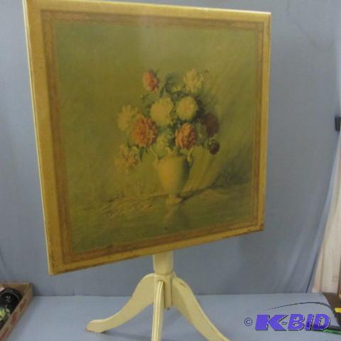 lot 39 image: Tip Top Table