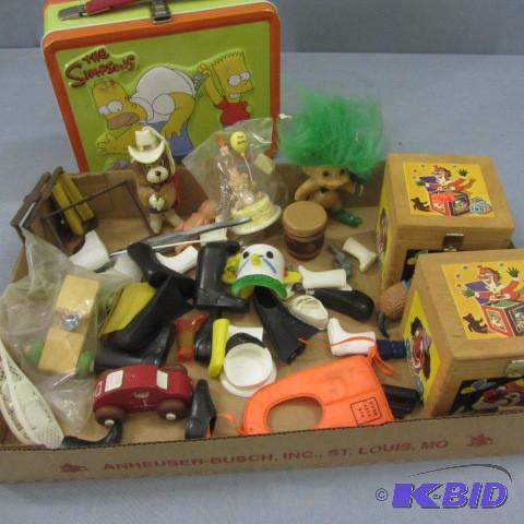 lot 42 image: Lunch Box, Toys