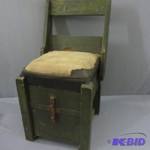 lot 57 image: Vintage Shoe Shine Stool
