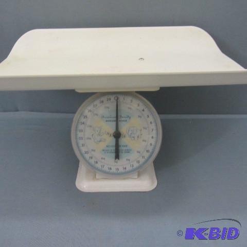 lot 7 image: Baby Scale