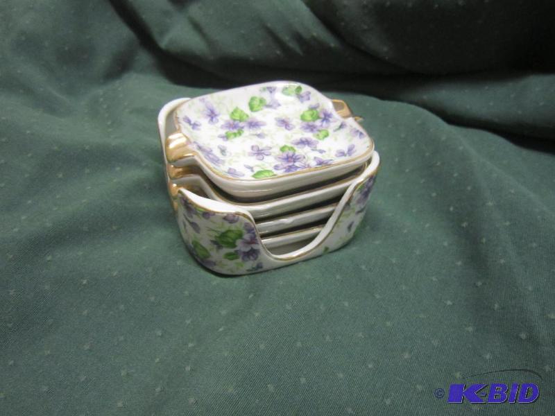 Lefton Ash Tray Set