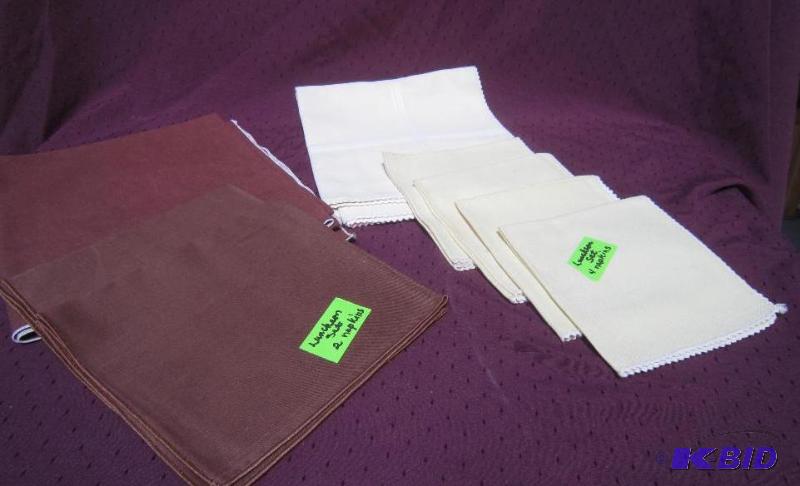 Vintage Luncheon Set linen