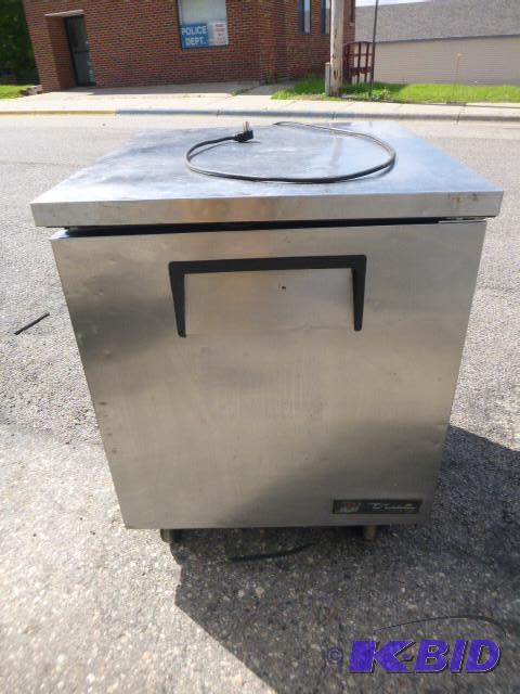 lot 12 image: True Refrigerator Model #TUC-27 - S...