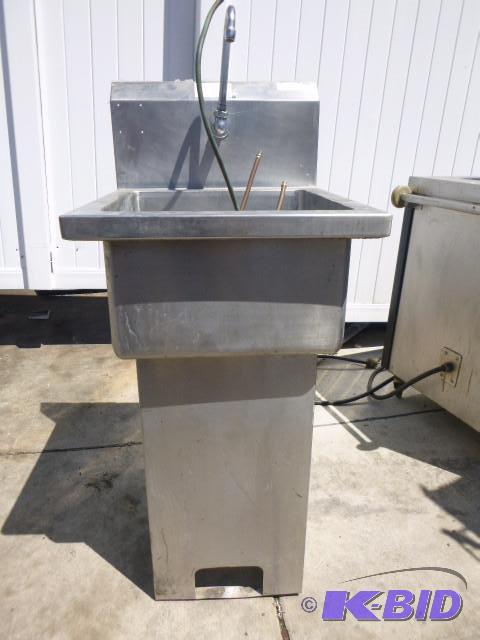 lot 21 image: Stainless Steel Hand Wash Station F...