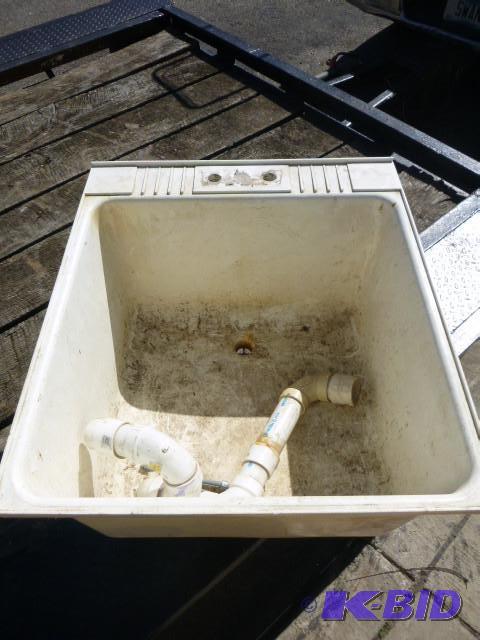 lot 69 image: Used Laundry Tub 21 34" W X 2...
