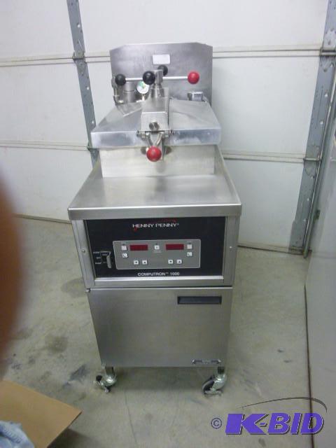 lot 7 image: Henny Penny Pressure Fryer Model #6...