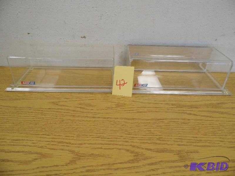 lot 42 image: 2 Nascar Display Cubes
