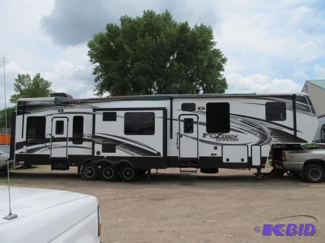 lot 1 image: 2014 Keystone Camper