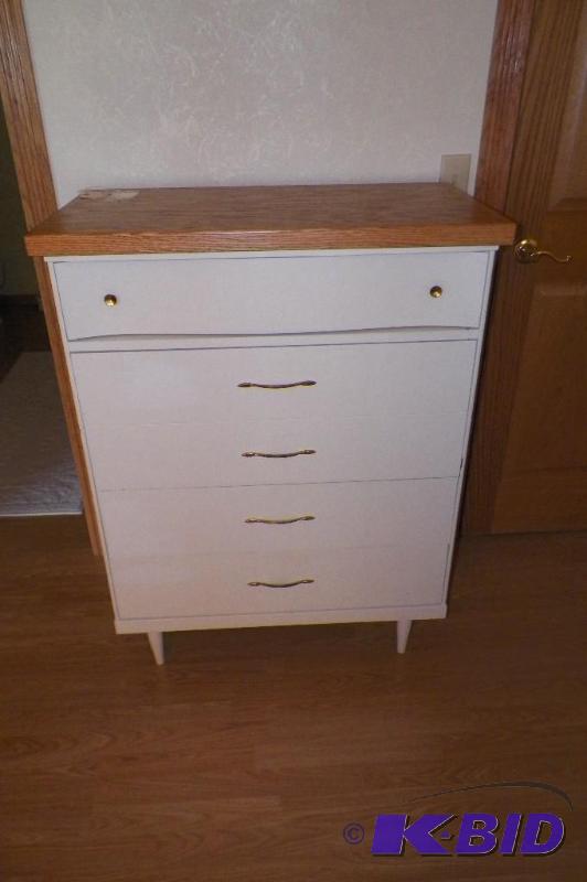 lot 2 image: White Dresser with 5 Drawers