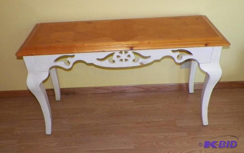 lot 3 image: Nice Matching Table