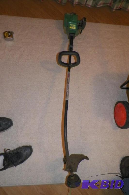 lot 35 image: Weed Eater