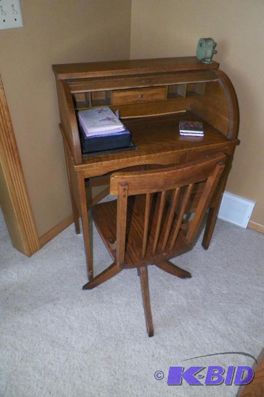 lot 42 image: Childs Roll Top Desk with Chair
