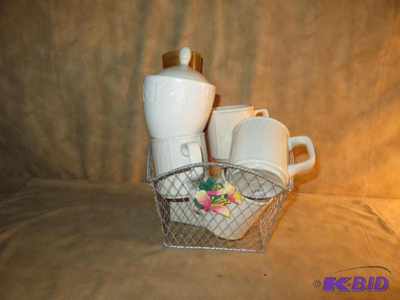 lot 23 image: Kitchen Stuff