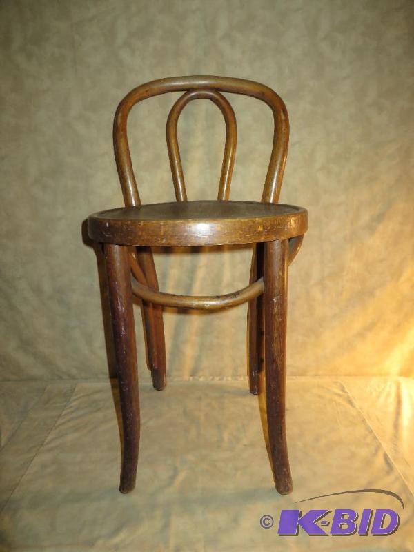 lot 3 image: ANTIQUE Bent Wood Vanity Chair