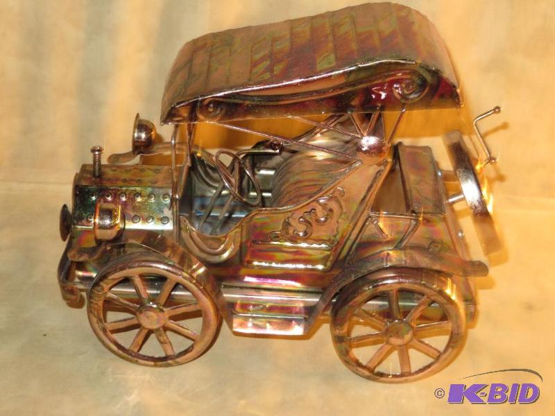 lot 4 image: Vintage Metal MUSIC BOX - OLDE CAR - Great MUSIC