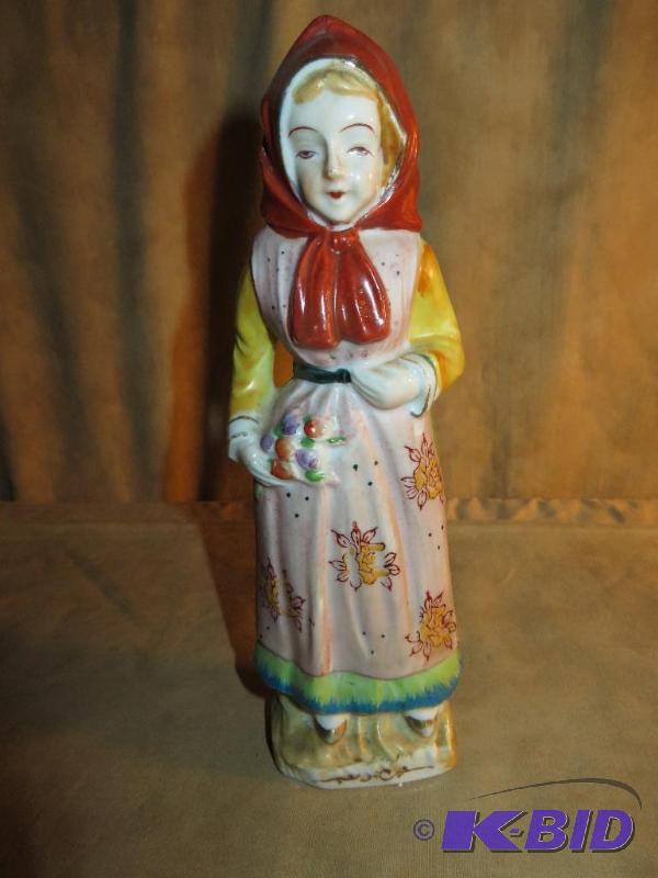 lot 48 image: Lady with Babushka