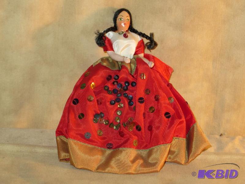 lot 73 image: Vintage Collectible Doll from 