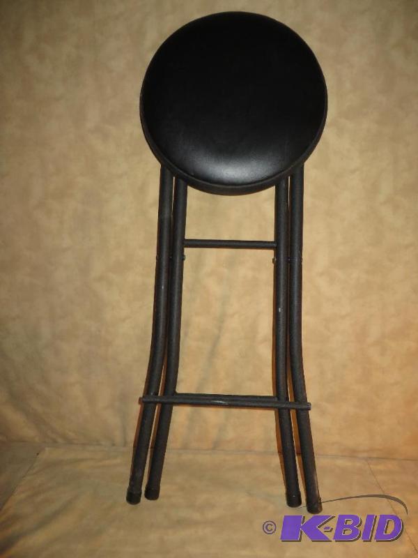 lot 86 image: Handy Fold Up Stool