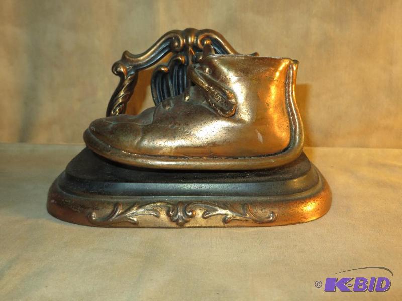 lot 9 image: VINTAGE, COLLECTIBLE BRONZED BABY SHOE