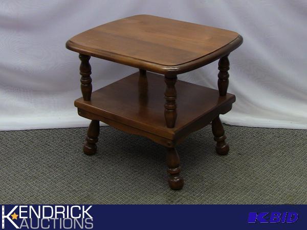 lot 12 image: Vintage Solid Turned Wood Town Square End Table