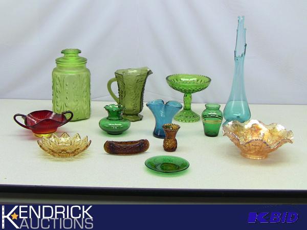 lot 123 image: Lot of Vintage Colored, and Depression Glass