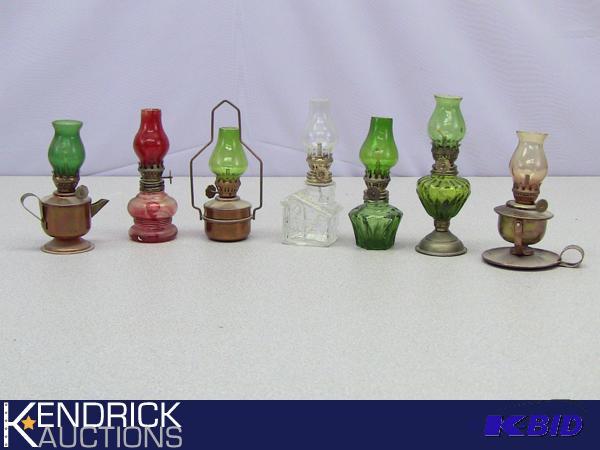 lot 133 image: Lot of Small Antique Night Light Oil Lamps