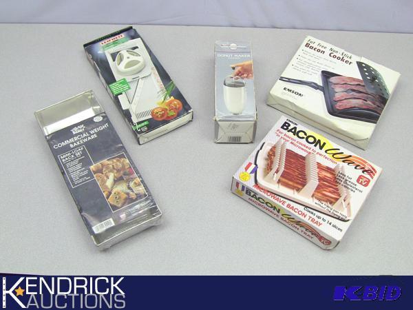 lot 40 image: Lot of New in Box Kitchen Gagets