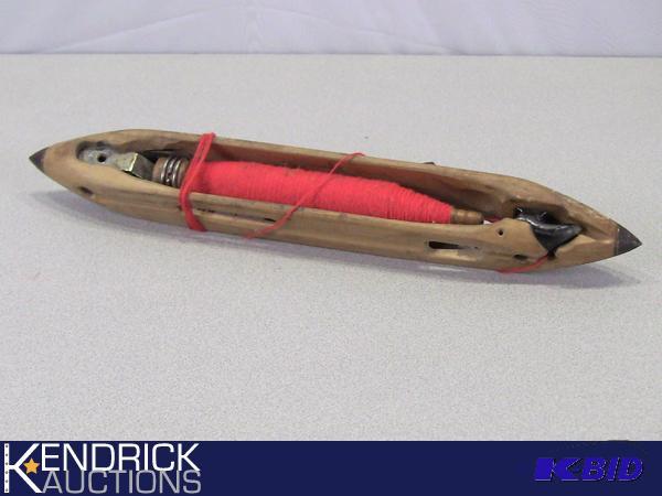 lot 47 image: Antique Draper Large Weaving Shuttle