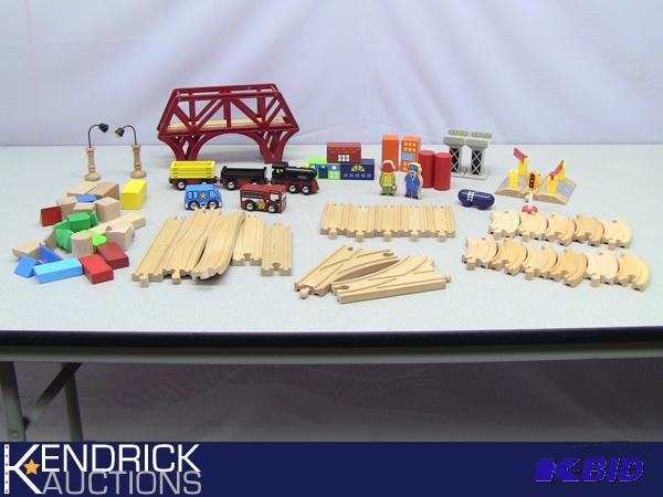 lot 53 image: Mint Condition Vintage Wood Train Set