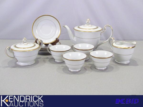 lot 91 image: 13 Piece4 Serving Vintage Noritake Gwendolyn Tea Set
