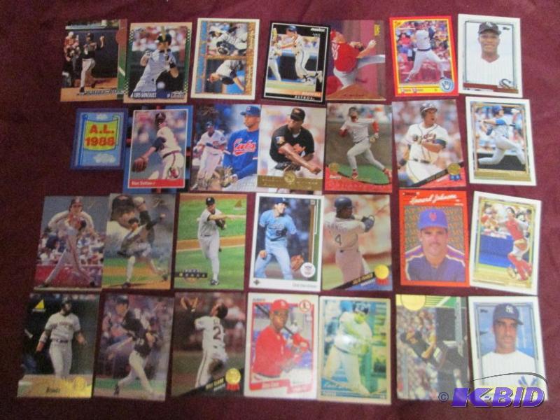 Lot of assorted baseball cards...