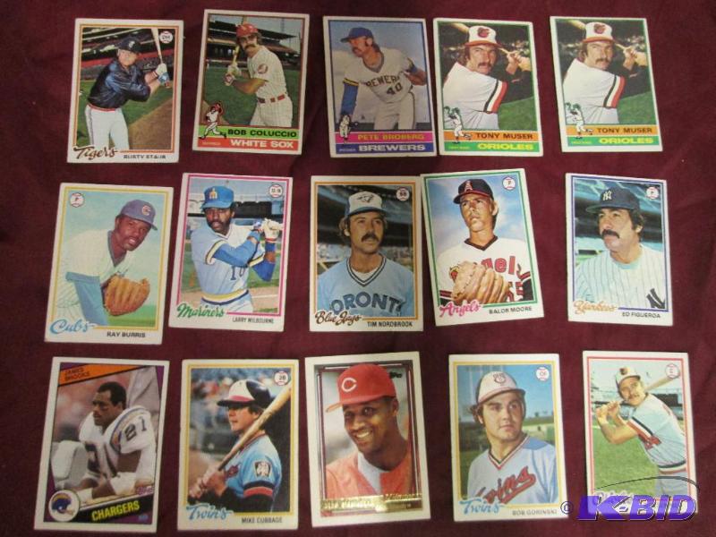Lot of older baseball cards...