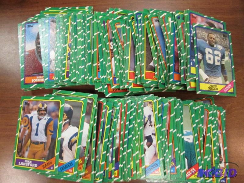 Lot of 86 Topps football cards...