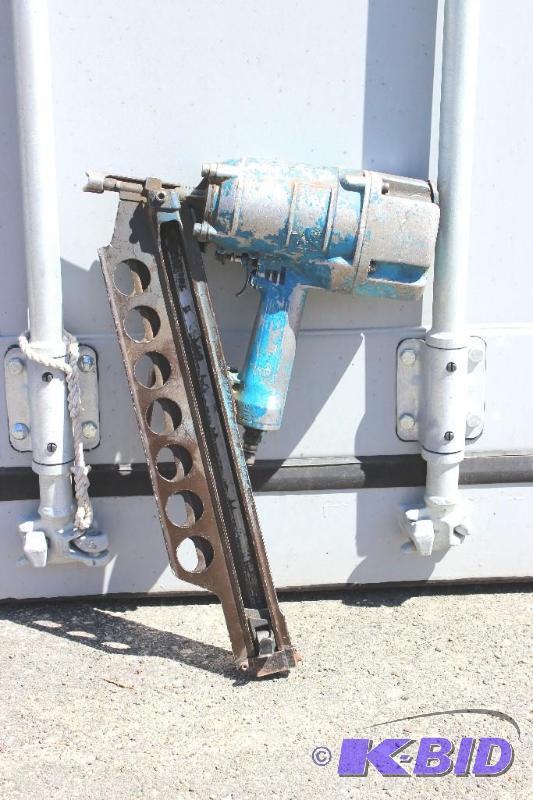 lot 15 image: HITACHI Model# 83 A 2 3 12&quot Strip Nail...