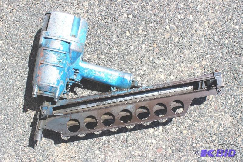 lot 19 image: HITACHI Model# 83 A 2 3 12&quot Strip Nail...